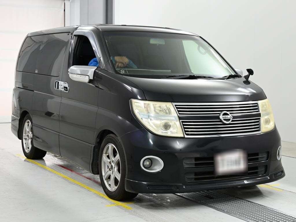 NISSAN ELGRAND
