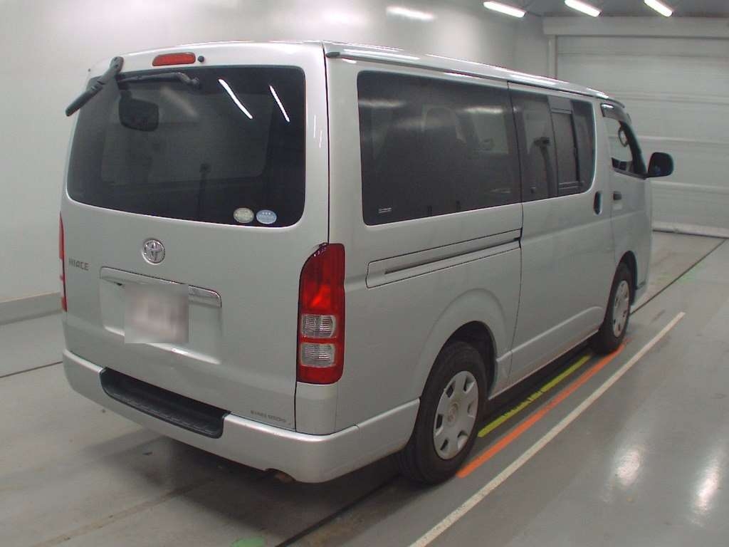TOYOTA REGIUS ACE
