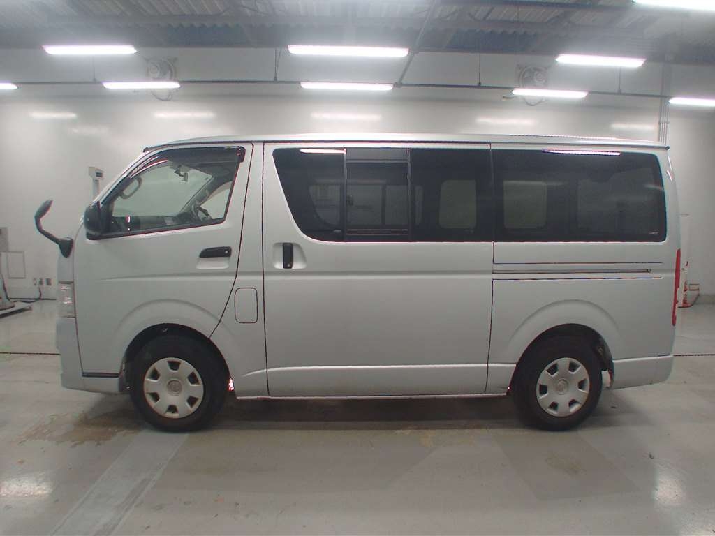 TOYOTA REGIUS ACE