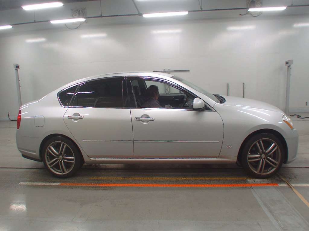 NISSAN FUGA