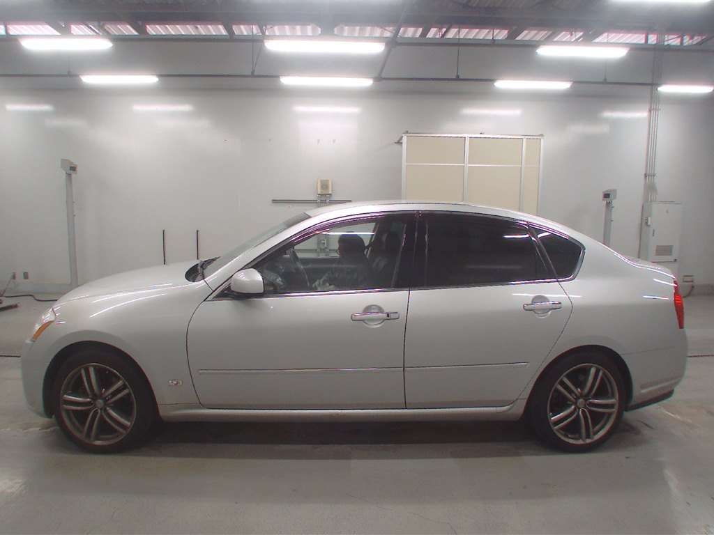 NISSAN FUGA