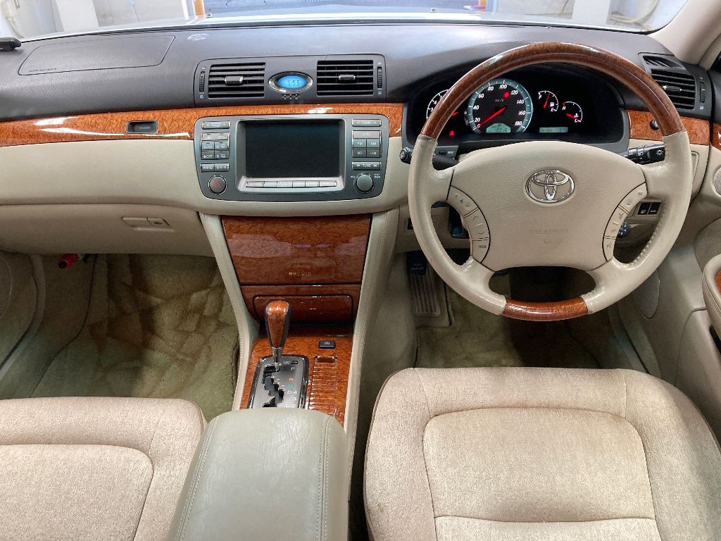 TOYOTA BREVIS