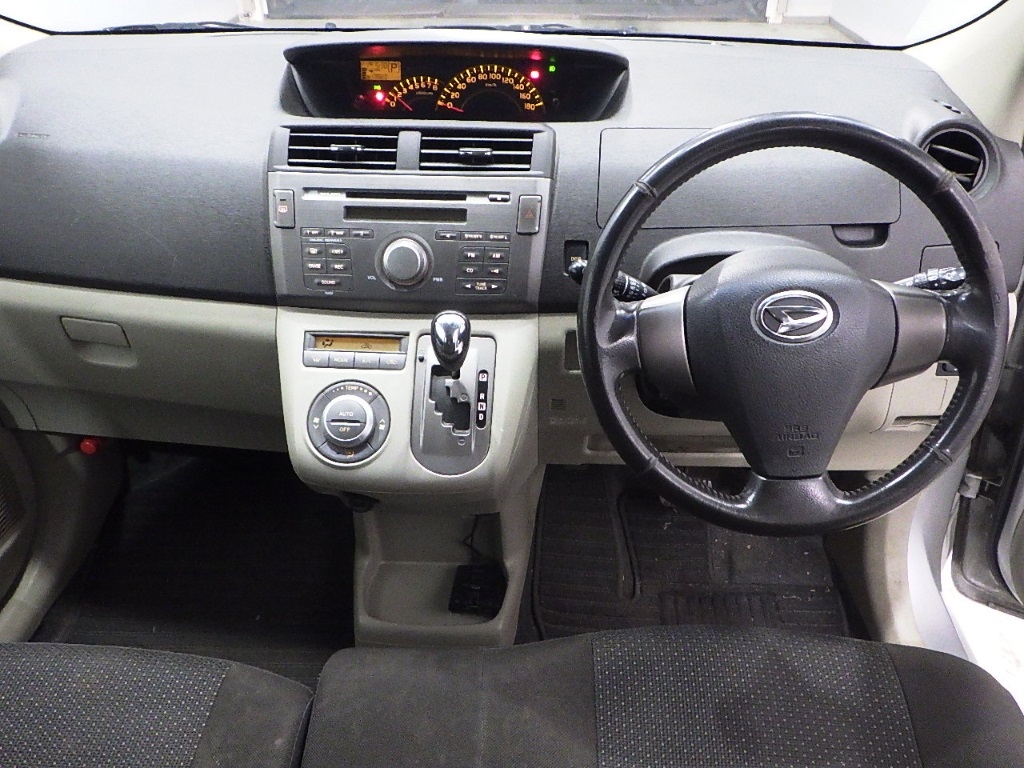 DAIHATSU BOON LUMINAS