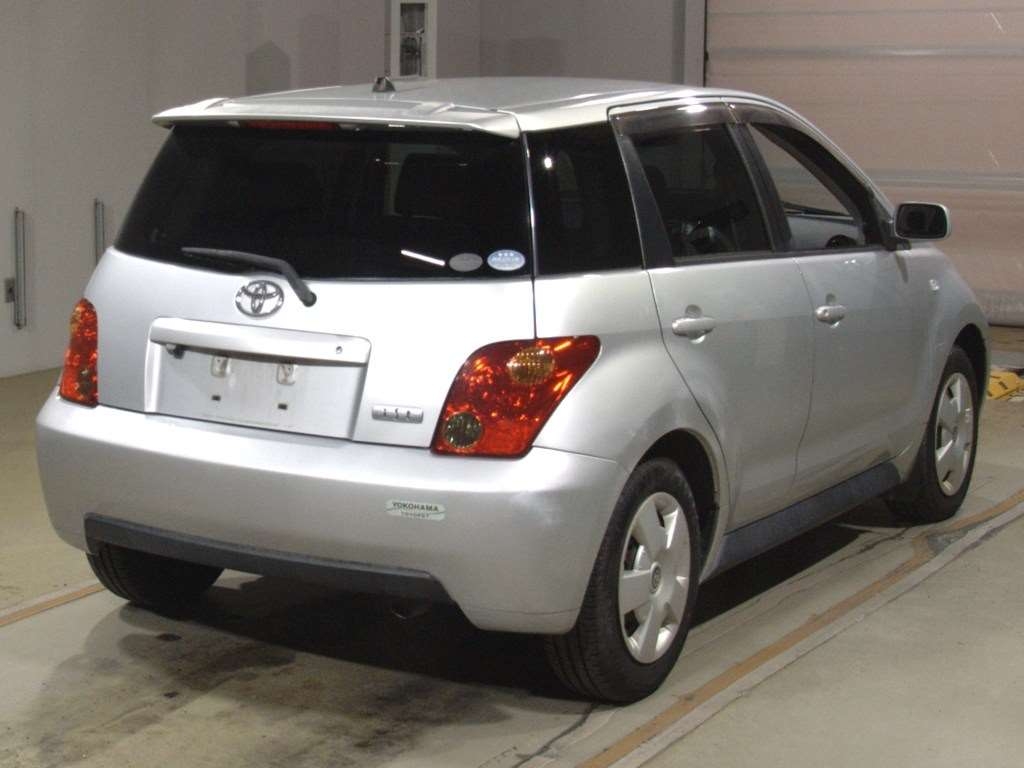 TOYOTA IST