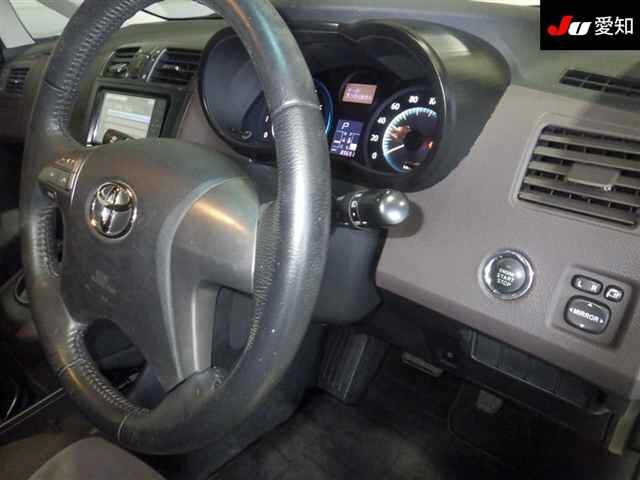 TOYOTA MARK X ZIO