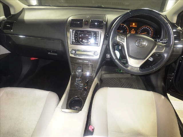 TOYOTA AVENSIS