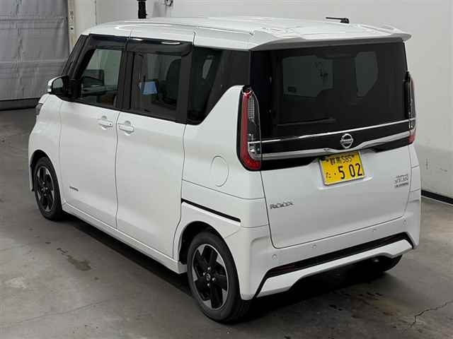 NISSAN ROOX