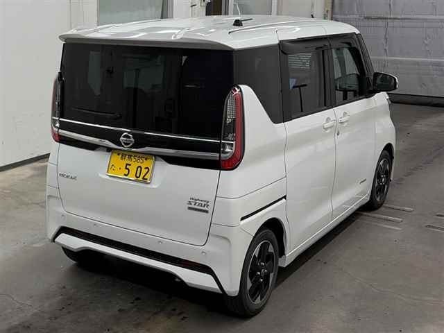 NISSAN ROOX