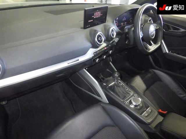 AUDI SQ2