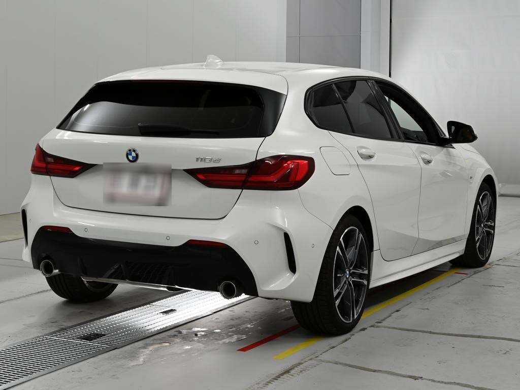 BMW 1-SERIES