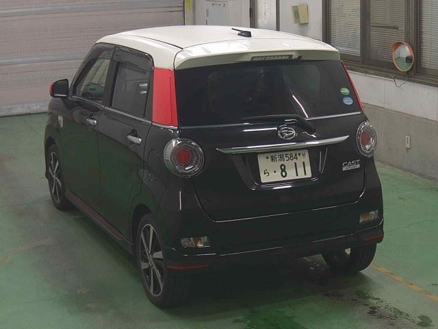 DAIHATSU CAST