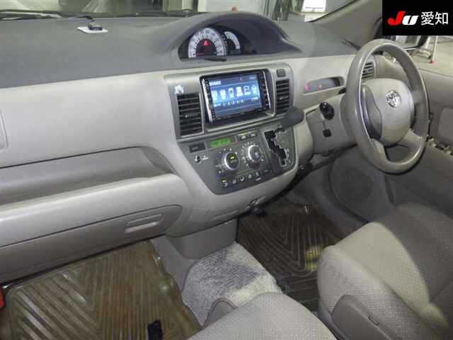 TOYOTA RAUM