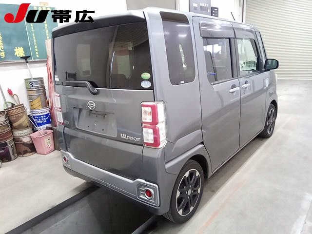 DAIHATSU WAKE