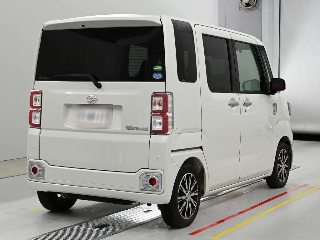 DAIHATSU WAKE