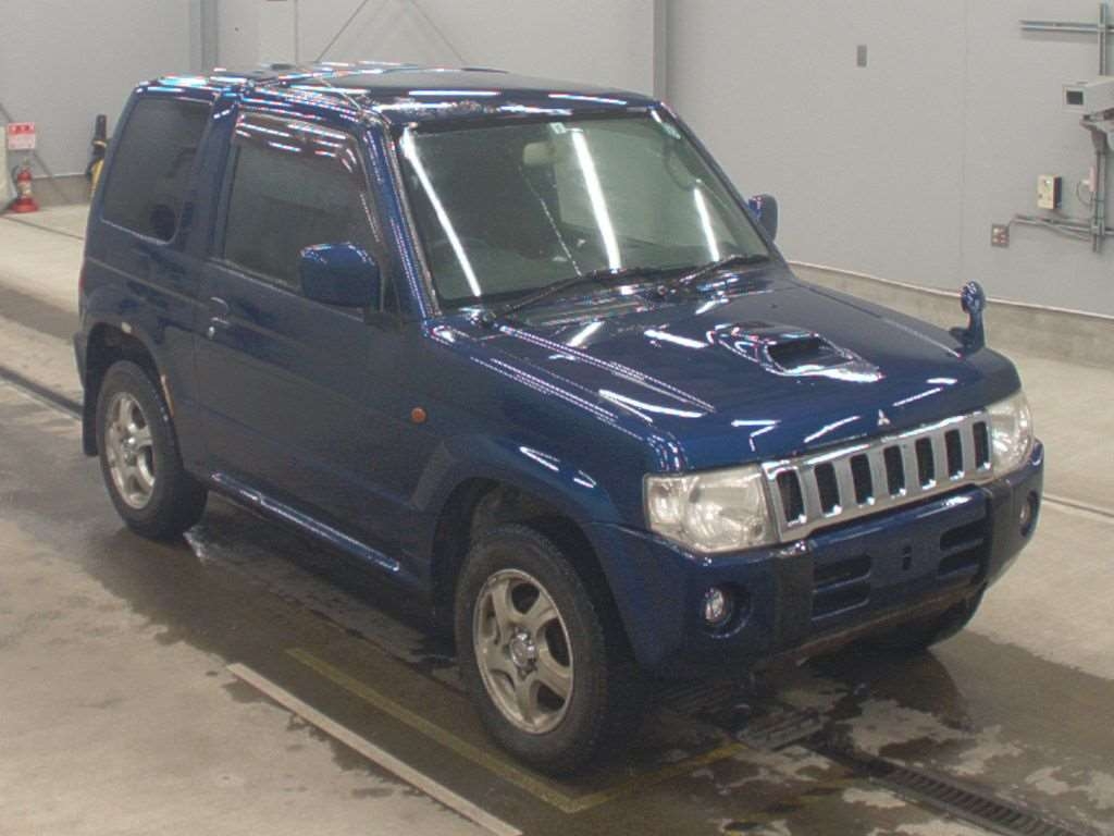 MITSUBISHI PAJERO MINI