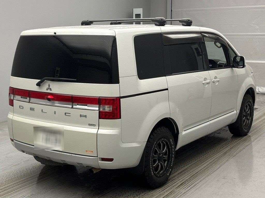 MITSUBISHI DELICA D:5