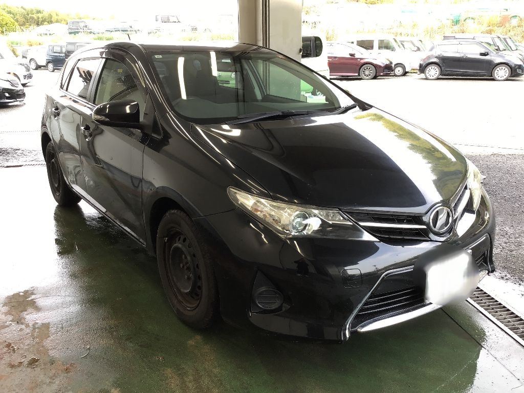 TOYOTA AURIS