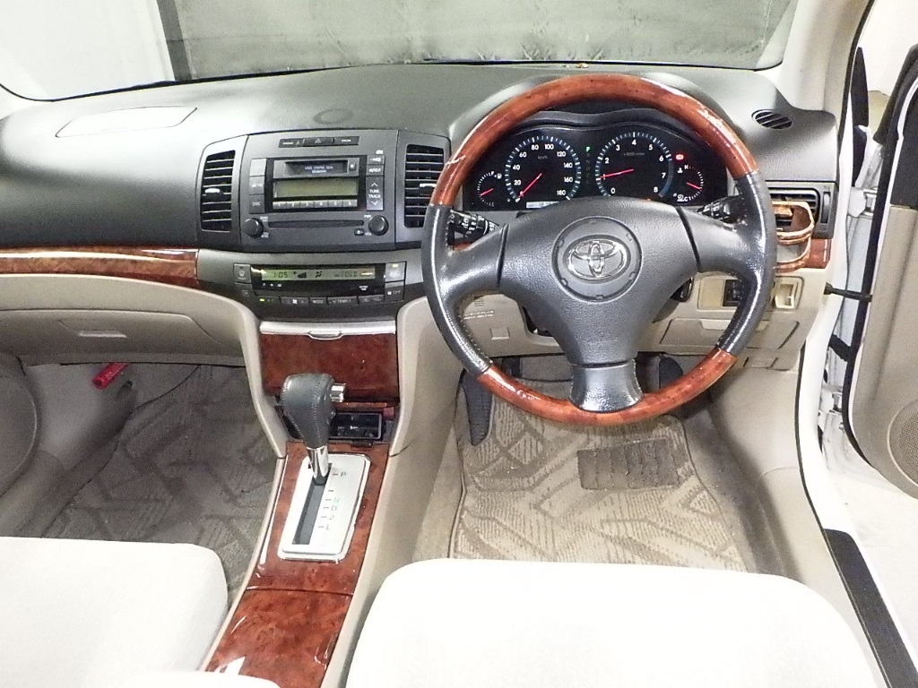 TOYOTA PREMIO