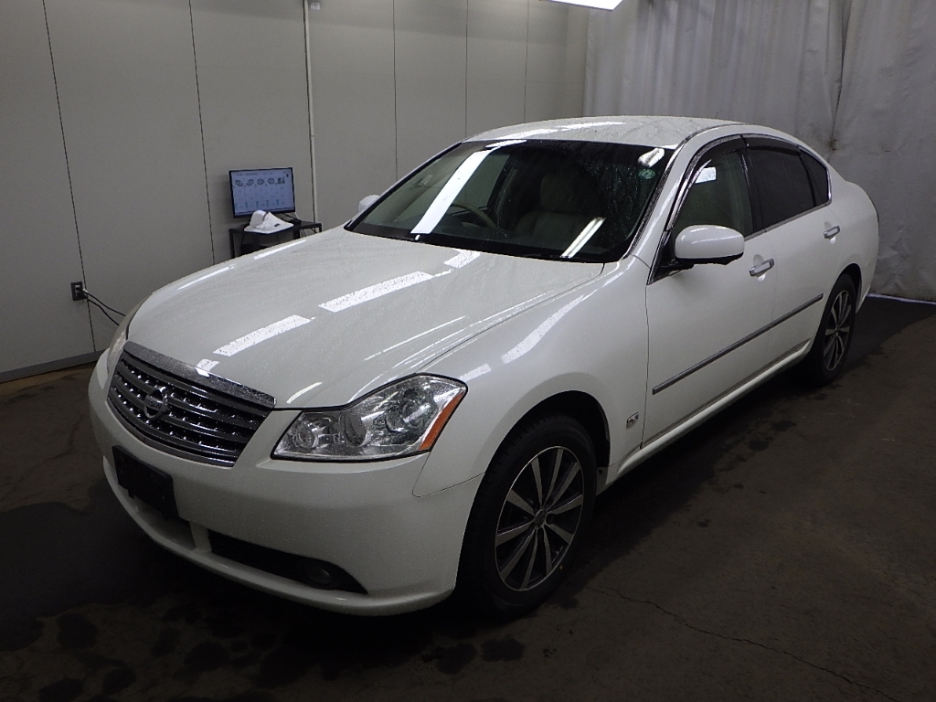 NISSAN FUGA