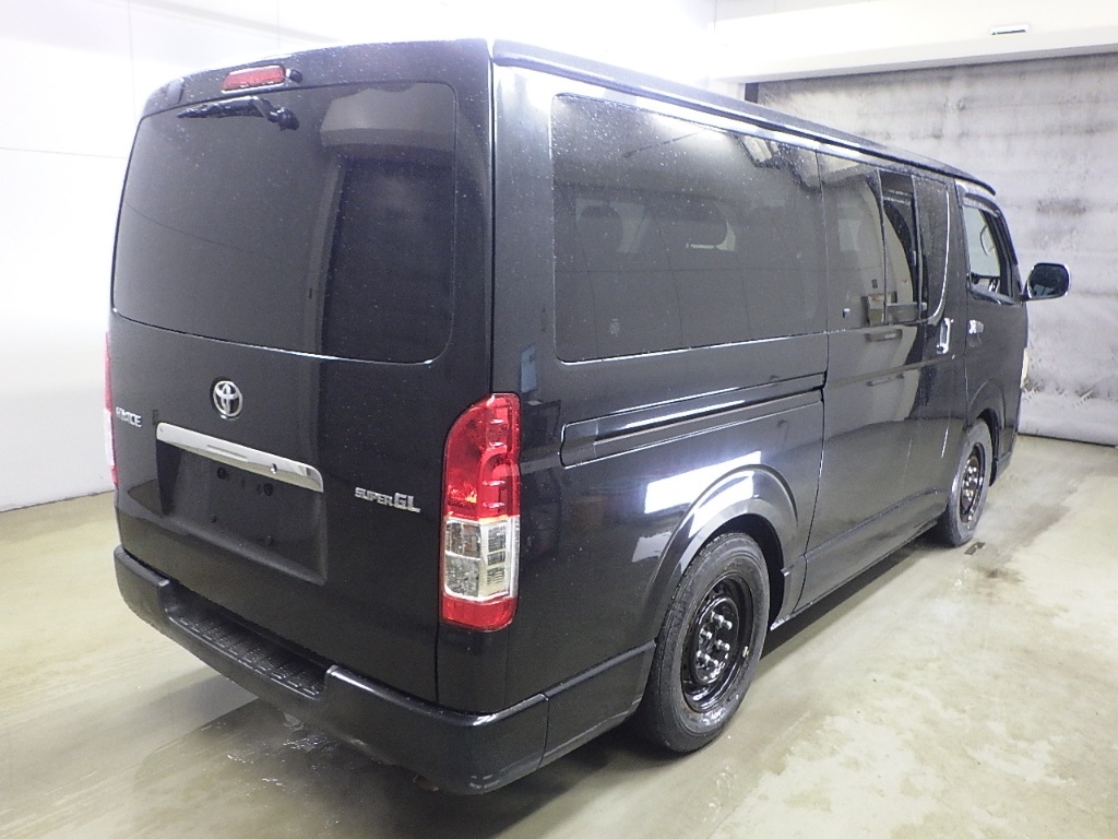 TOYOTA REGIUS ACE