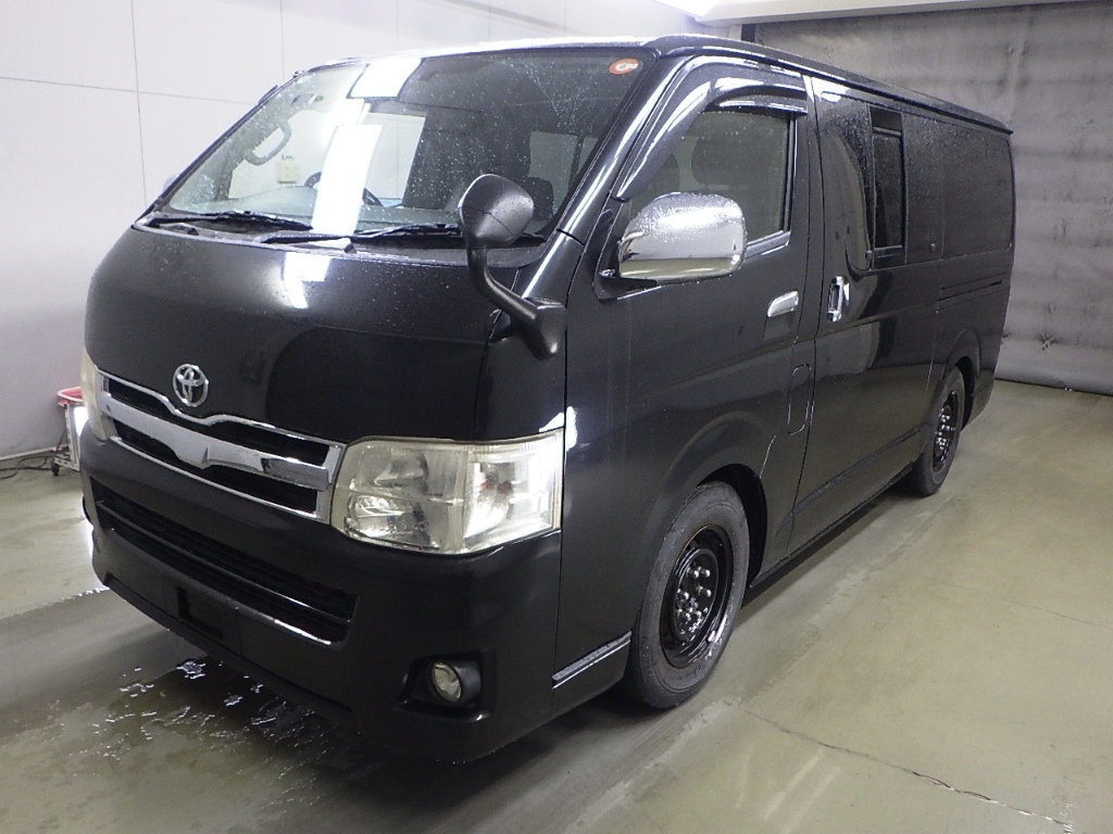 TOYOTA REGIUS ACE