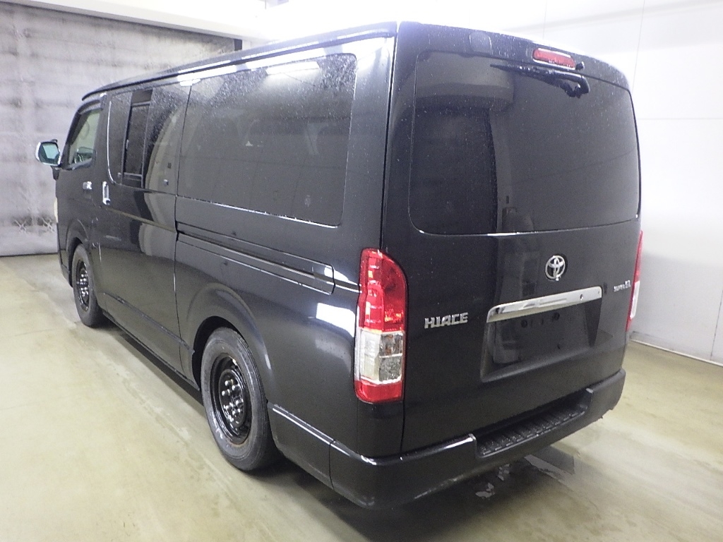 TOYOTA REGIUS ACE
