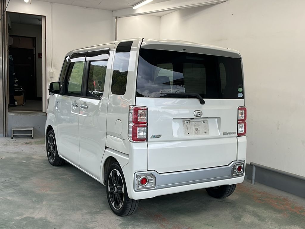 DAIHATSU WAKE