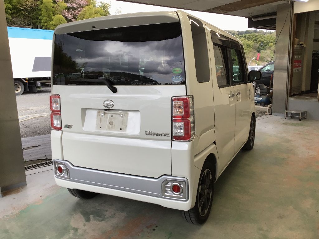 DAIHATSU WAKE