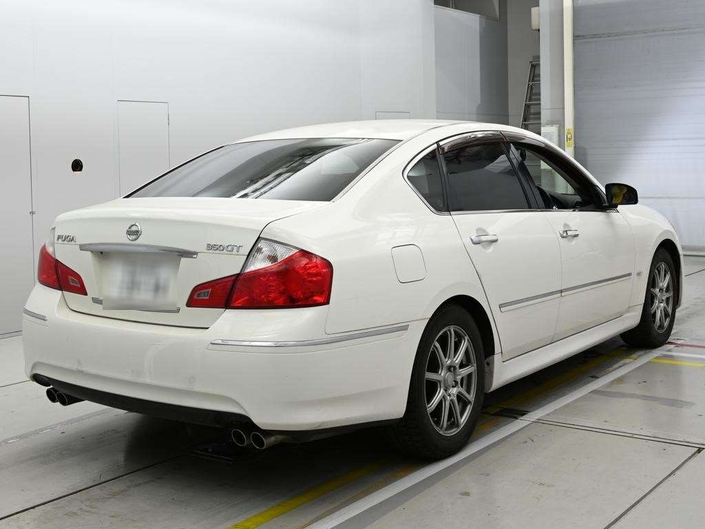 NISSAN FUGA