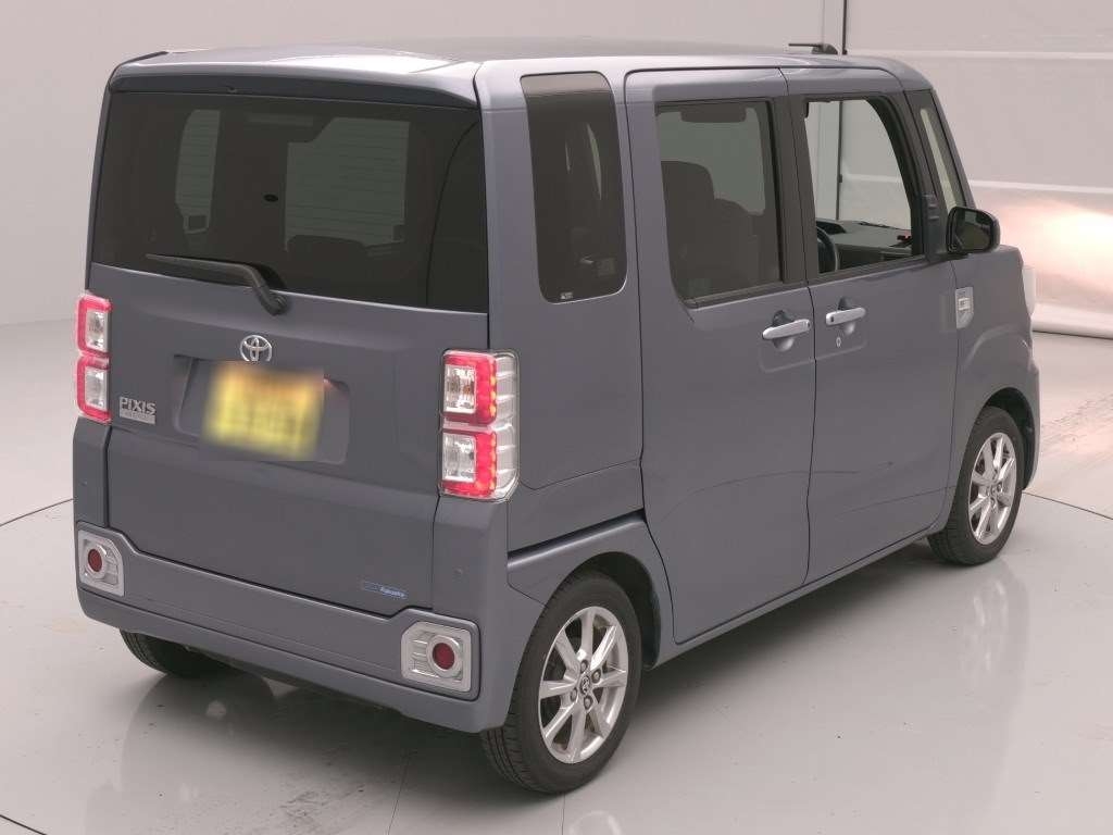 TOYOTA PIXIS MEGA
