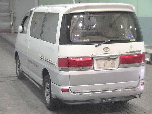 TOYOTA HIACE REGIUS