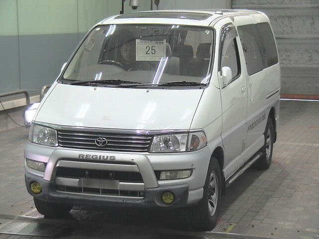 TOYOTA HIACE REGIUS