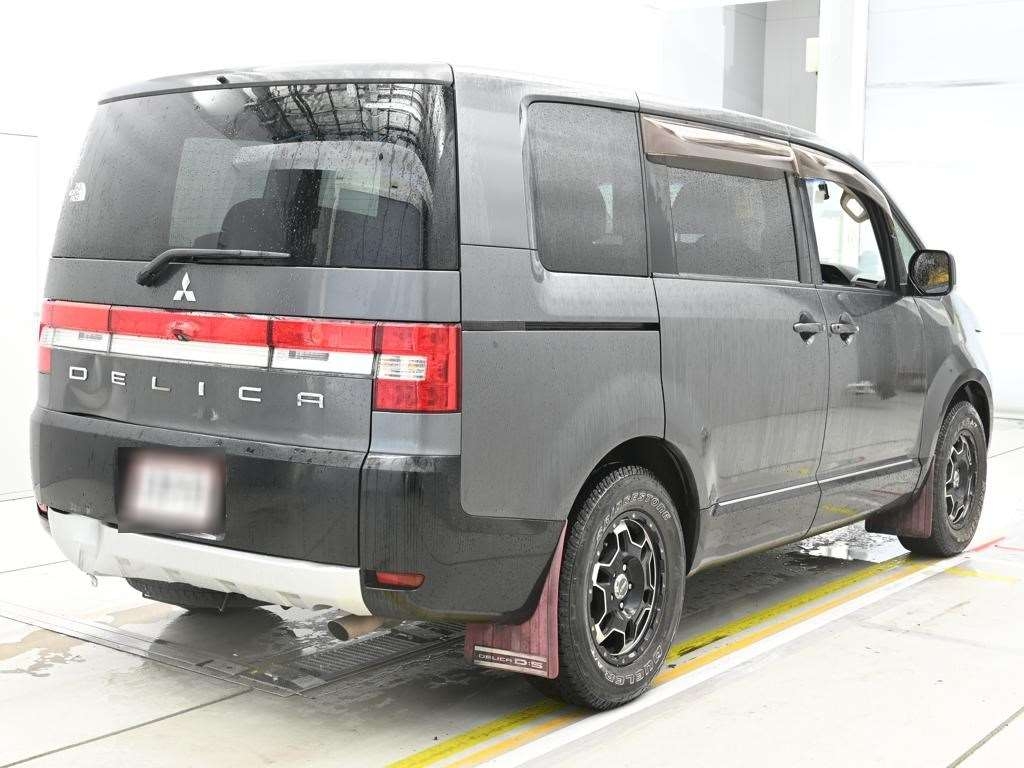 MITSUBISHI DELICA D:5
