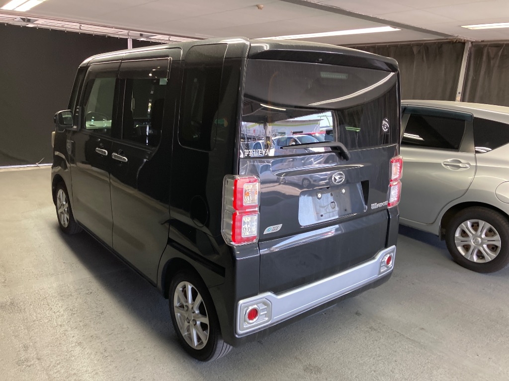 DAIHATSU WAKE