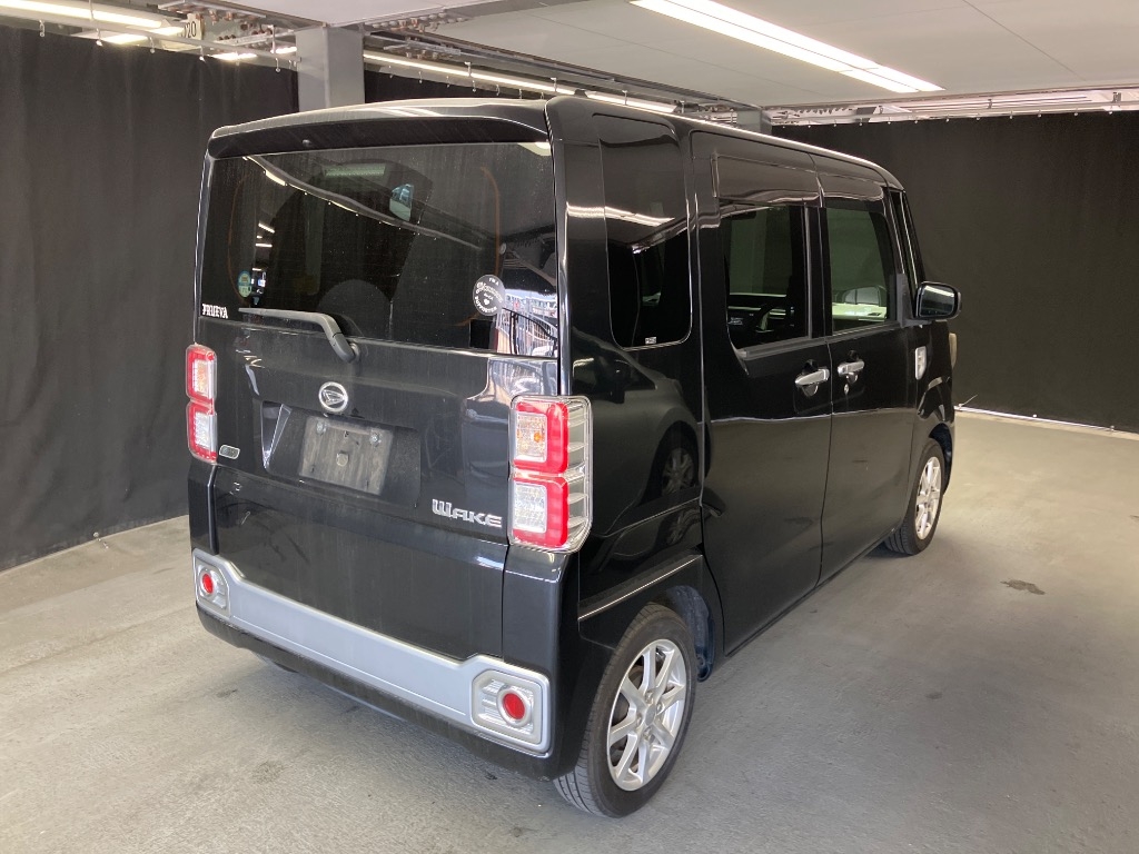 DAIHATSU WAKE