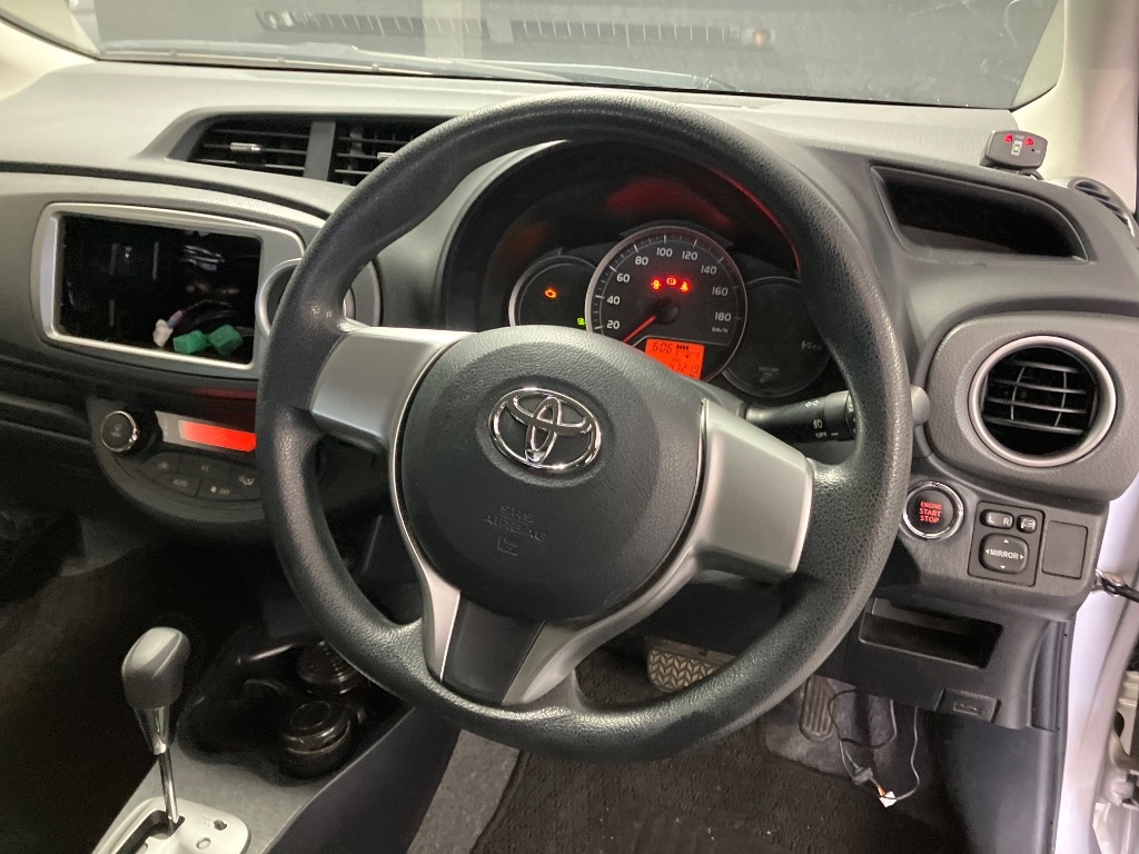 TOYOTA VITZ