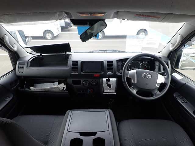TOYOTA REGIUS ACE