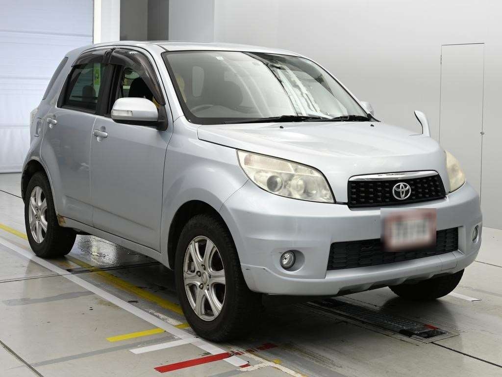 TOYOTA RUSH