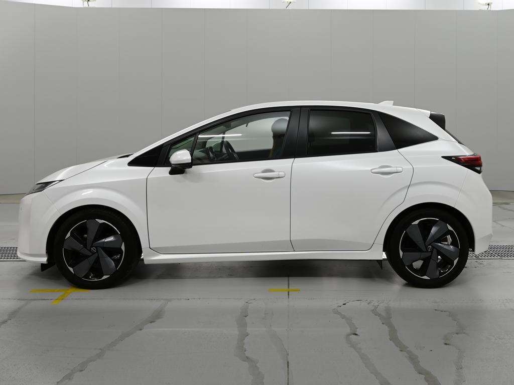 NISSAN AURA