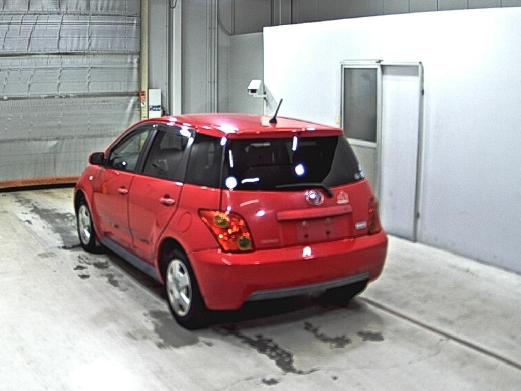 TOYOTA IST