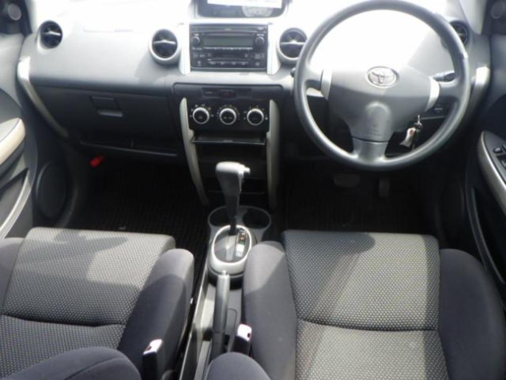 TOYOTA IST