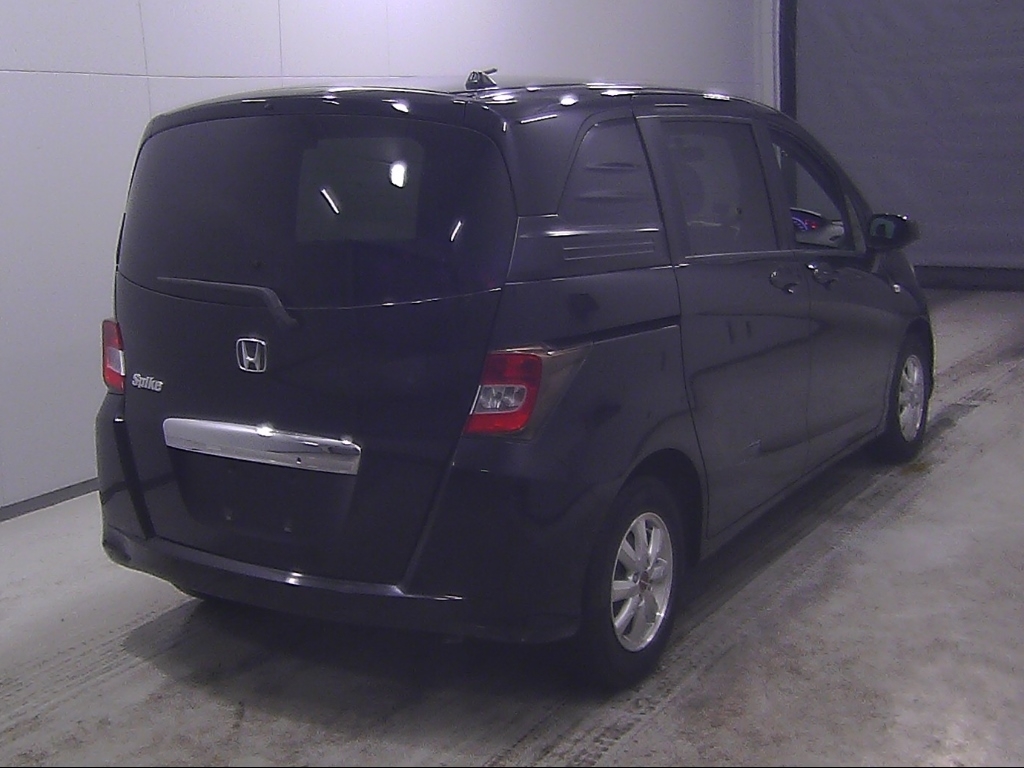 HONDA FREED SPIKE