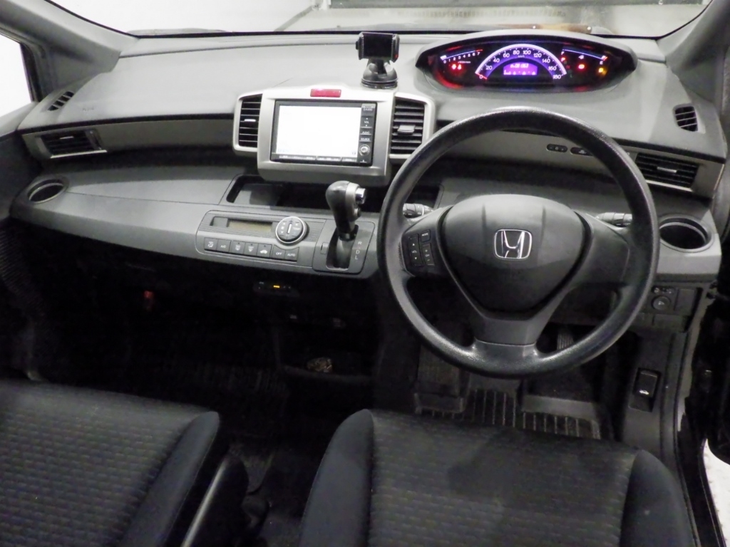 HONDA FREED SPIKE