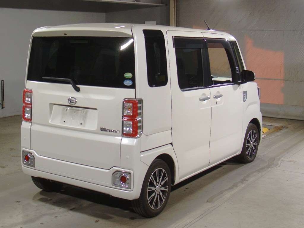 DAIHATSU WAKE