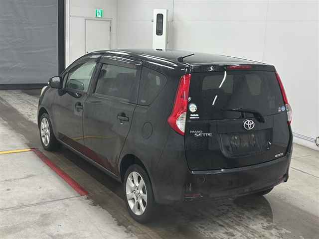 TOYOTA PASSO SETTE