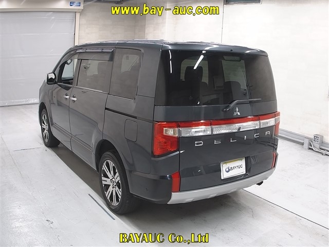 MITSUBISHI DELICA D:5