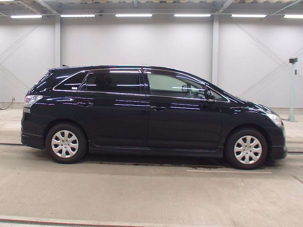 TOYOTA MARK X ZIO