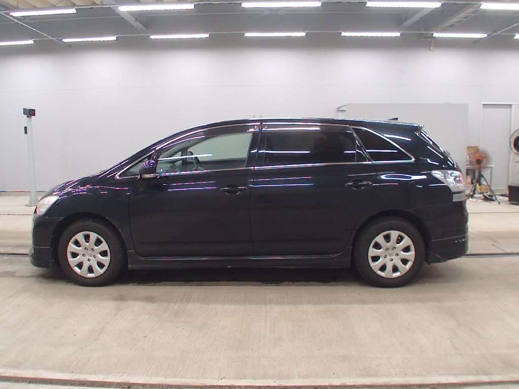 TOYOTA MARK X ZIO