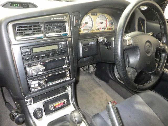 NISSAN STAGEA