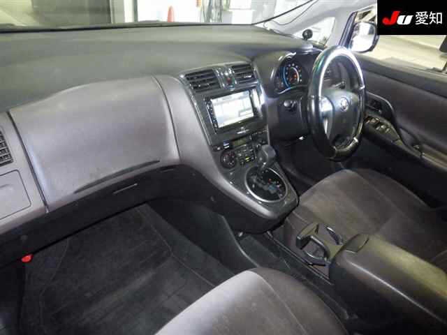 TOYOTA MARK X ZIO